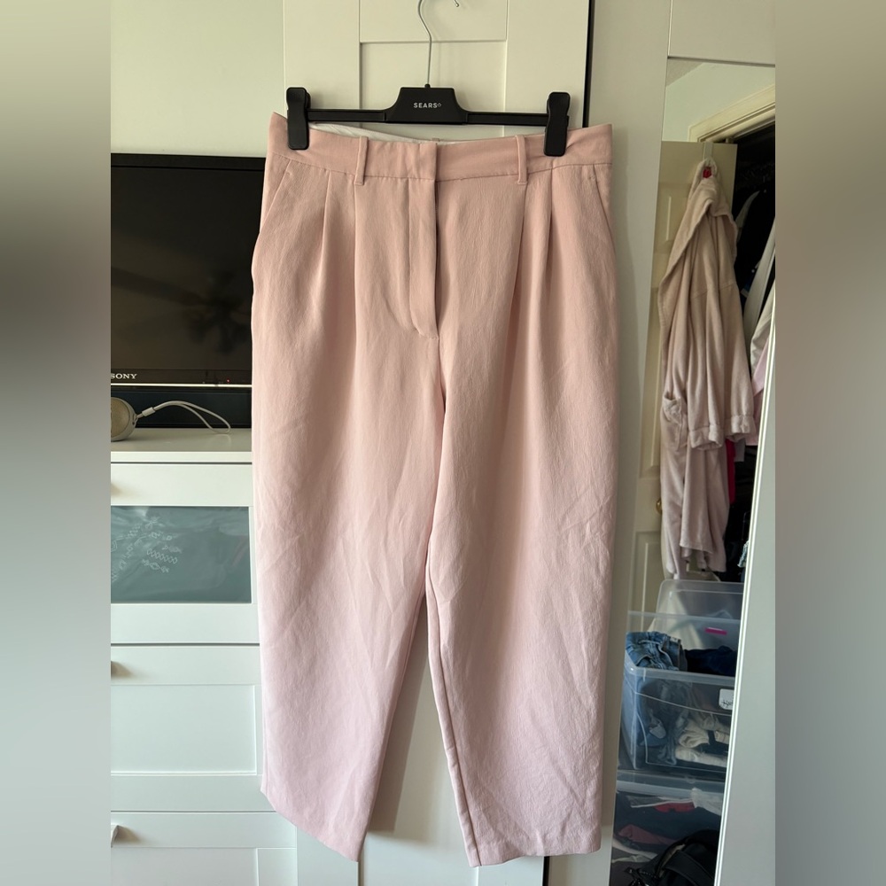 Aritzia Carrot Pant Pink Trousers